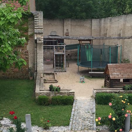 Penzion Ve Stoleti Lodenice Bagian luar foto