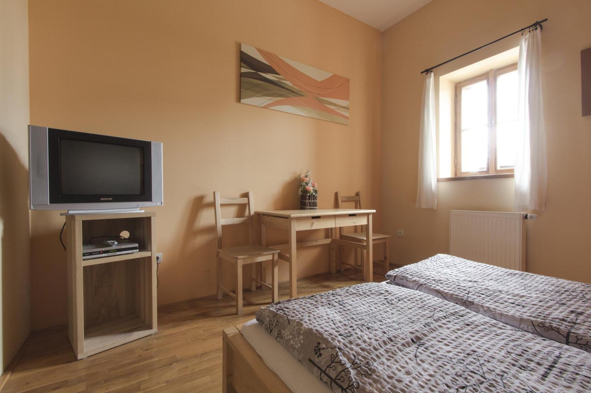 Penzion Ve Stoleti Lodenice Ruang foto