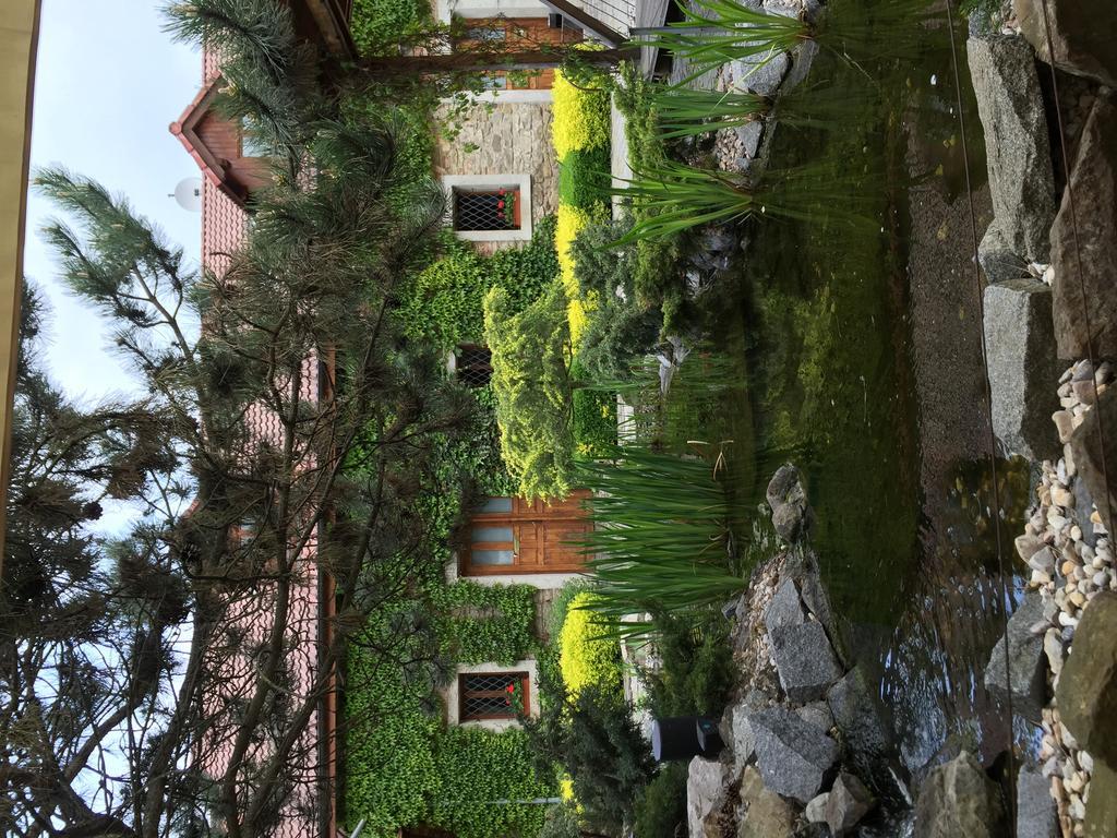 Penzion Ve Stoleti Lodenice Bagian luar foto